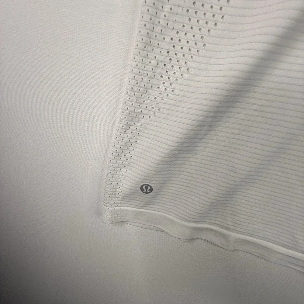 lululemon Women's Short Sleeve Crew Neck White 14